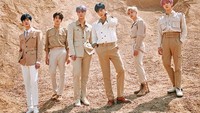 ASTRO merupakan boygroup asal Korea Selatan yang baru saja merilis lagu baru berjudul KNOCK. Mereka juga comeback dengan formasi lengkap yaitu 6 orang. Sebelumnya Moonbin sempat mendapatkan perawatan intensif karena sakit yang ia derita. Foto: ASTRO SNS