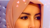 Pemilik nama lengkap Fivey Rachmawati ini mengenakan hijab akhir Desember 2019. Ia bilang kalau sebelumnya memang sudah ingin mengenakan hijab. Foto: Instagram five_vrachmawati