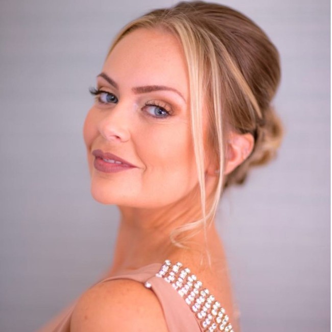 Claire mengatakan bahwa ia ingin videonya di TikTok itu bisa menginspirasi ibu-ibu lainnya untuk menjalani dan menikmati kehidupan seutuhnya. Ia pun percaya jika orangtua sering kehilangan kepercayaan diri mereka sendiri saat membesarkan anak-anak. Foto: Instagram