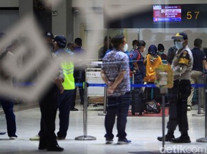 Tak Penuhi Syarat, Ratusan Penumpang Ditolak Terbang di Bandara Soetta