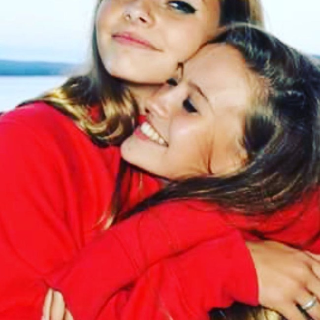 Apple Martin memang jarang muncul di Instagram Gwyneth. Dalam sebuah unggahan tahun lalu, aktris 47 tahun pernah menjelaskan ia tidak akan mem-posting foto putri Apple tanpa seizinnya. (Foto: Instagram/@gwynethpaltrow)