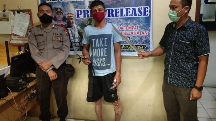 Seorang adik bacok abang kandung di Sibolga serahkan diri ke polisi