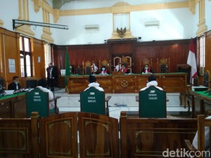 Hakim Cecar Zuraida soal Alasan Pacari Eksekutor Jamaluddin: Balas Dendam?
