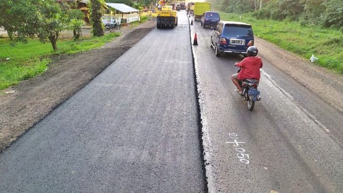 Perbaikan jalan dikebut jelang Lebaran (dok. Istimewa)