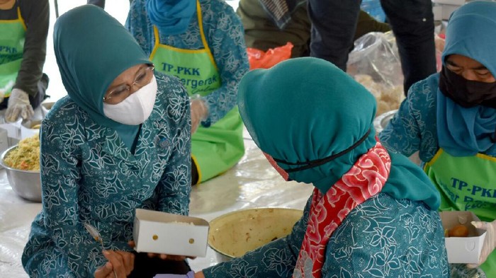 PKK Jabar Bangun Dapur Umum