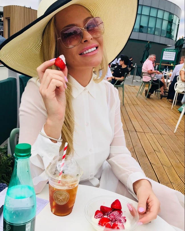 Amanda Lauren adalah seorang model majalah dewasa yang pernah tampil di cover Playboy hingga Maxim. Dia juga seorang influencer dengan 204 ribu followers.  Foto: Instagram @instamanda_lauren