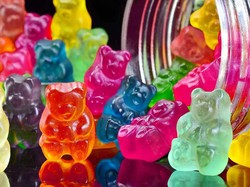 Pria Ini Dirawat di ICU Setelah Menghabiskan 3 Kg Permen Gummy