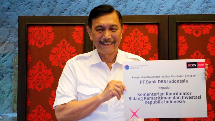 Bantuan Alat Kesehatan untuk Lawan Corona Bank DBS Indonesia dan Kementerian Koordinator Bidang Kemaritiman dan Investasi (Kemenko Maritim dan Investasi) memberikan bantuan alat kesehatan.