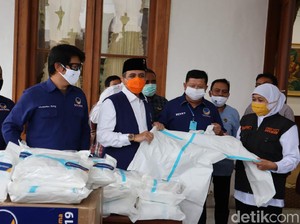 NasDem Jatim Bantu 1.000 APD untuk Pemprov Jatim, Khofifah: Desainnya Unik
