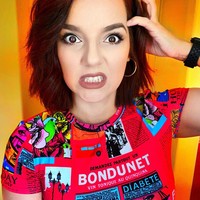 Dalam sejumlah foto memang tidak terlihat jika wanita ini sudah punya anak. Fakta bahwa ia memiliki seorang anak remaja membuatnya videonya yang sudah ditonton 13 juta kali jadi perbincangan.Foto: Instagram @dayduh