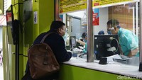 Dalam rangka pencegahan penyebaran COVID-19, KAI tetap membatasi kapasitas angkut dengan menjual hanya 50% tempat duduk dari kapasitas kereta; membuat batas antre dan duduk di stasiun dan kereta untuk menerapkan physical distancing; menyediakan alat pengukur suhu badan, ruang isolasi, pos kesehatan, hand sanitizer, wastafel portable di stasiun; rutin membersihkan fasilitas penumpang dengan disinfektan; dan berbagai langkah pencegahan lainnya.
