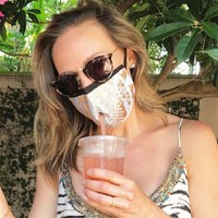 Kami sedang berpikir untuk membuat bentuk bibir, di mana itu akan membuka dan menutup, tetapi kamu harus menyentuh wajahmu, jadi saya berpikir itu tidak akan berhasil, kata Macomber kepada Fast Company. Foto: Instagram @ellenmacomber