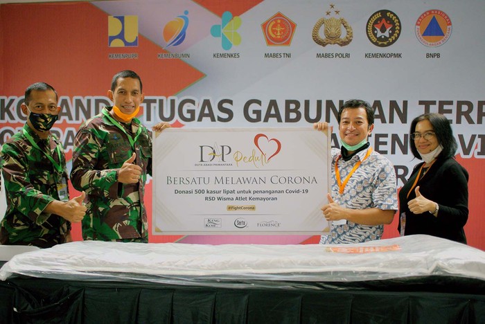 Seiring meningkatnya pasien COVID-19 makin besar pula kebutuhan ruangan dan kasur untuk perawatan pasien. Beberapa perusahaan pun turut serta ikut meringankan akan kebutuhan itu.