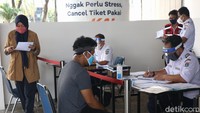 Ada tiga rute yang dilayani. Pertama, Gambir-Surabaya Pasarturi pp (Lintas Utara). Kedua, Gamnbir-Surabaya Pasarturi pp (Lintas Selatan). Ketiga, Bandung-Surabaya Pasarturi pp.