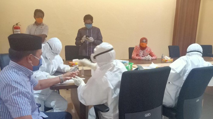 Anggota DPRD Bengkulu ikut rapid test massal (Hery-detikcom)