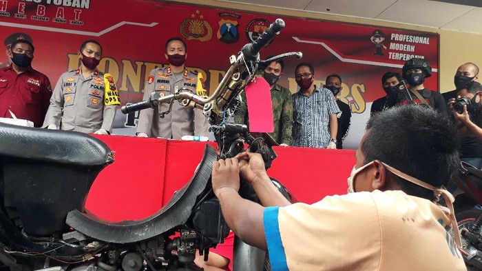 Dua pelaku curanmor ditembak kakinya