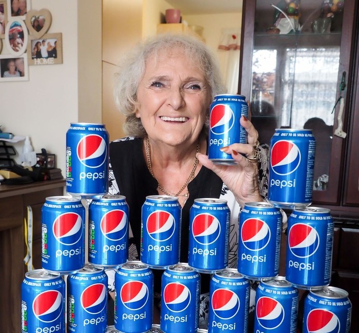 Nenek Kecanduan Soda