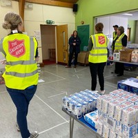 Putri Eugenie memang tak segan menyuarakan pendapatnya untuk mendukung para tenaga kesehatan dan orang-orang yang kesusahan karena krisis virus Corona. Awal bulan ini misalnya, dia dan Jack mengirimkan suplai makan siang sehat untuk pekerja medis di garda depan perlawanan COVID-19. Foto: Instagram/@princesseugenie