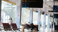 Pemerintah kembali membuka penerbangan serta jalur transportasi lainnya setelah sebelumnya ditutup akibat wabah Corona (COVID-19).