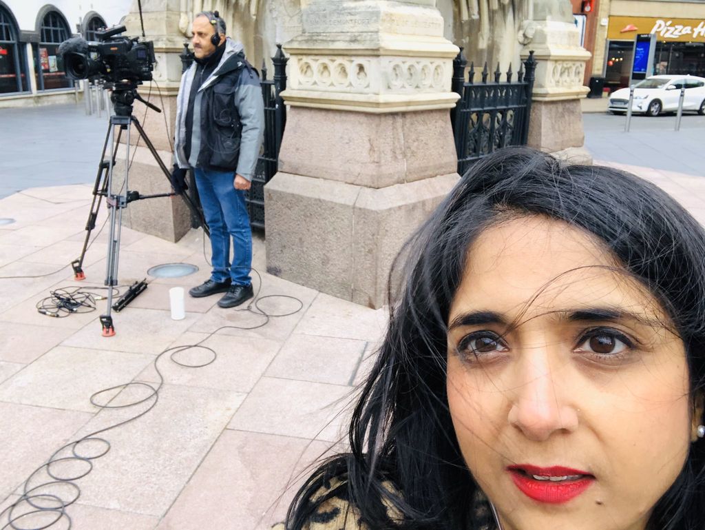 Sima Kotecha dan tim produksi alami pelecehan rasis saat syuting berita tentang COVID-19