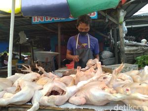 Harga Daging Ayam dan Bawang Merah di Kota Mojokerto Naik Jelang Lebaran