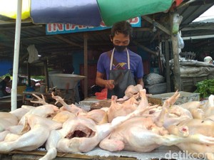 Harga Daging Ayam dan Bawang Merah di Kota Mojokerto Naik Jelang Lebaran
