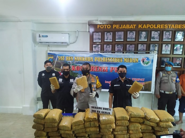 Konferensi pers penangkapan pengedar narkoba di Medan (dok. Istimewa)