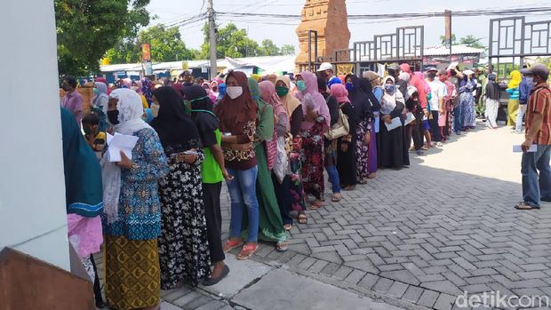 BST di Mojokerto tanpa physical distancing