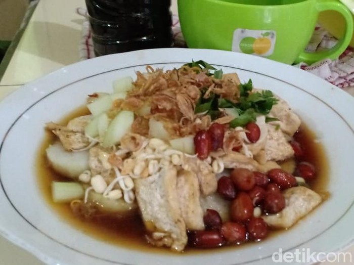 Lontong tahu pacitan