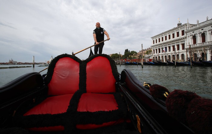 Pemerintah Italia akan membuka industri pariwisata awal Juni. Pembukaan tersebut cukup melegakan pelaku industri pariwisata yang telah melewati masa sulit lockdown COVID-19 sejak awal Maret. (AP Photo/Antonio Calanni)