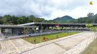 Upaya menjaga ekonomi rakyat tetap bergeliat di tengah Corona dilakukan dengan menyediakan pasar, rest area, warung makan, dan toserba di 3 dari 7 PLBN, yakni Aruk Provinsi Kalimantan Barat, Motaain di Nusa Tenggara Timur (NTT), dan PLBN Skouw di Papua.Foto: Dok. Kementerian PUPR