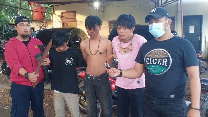 3 Maling di Makassar saat diamankan polisi (