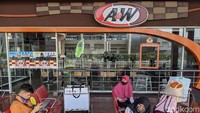 Jika penjualan tahun sebelumnya bisa mencapai di atas normal hingga 120%, kini pendapatan di bawah normal mencapai 100% lebih.