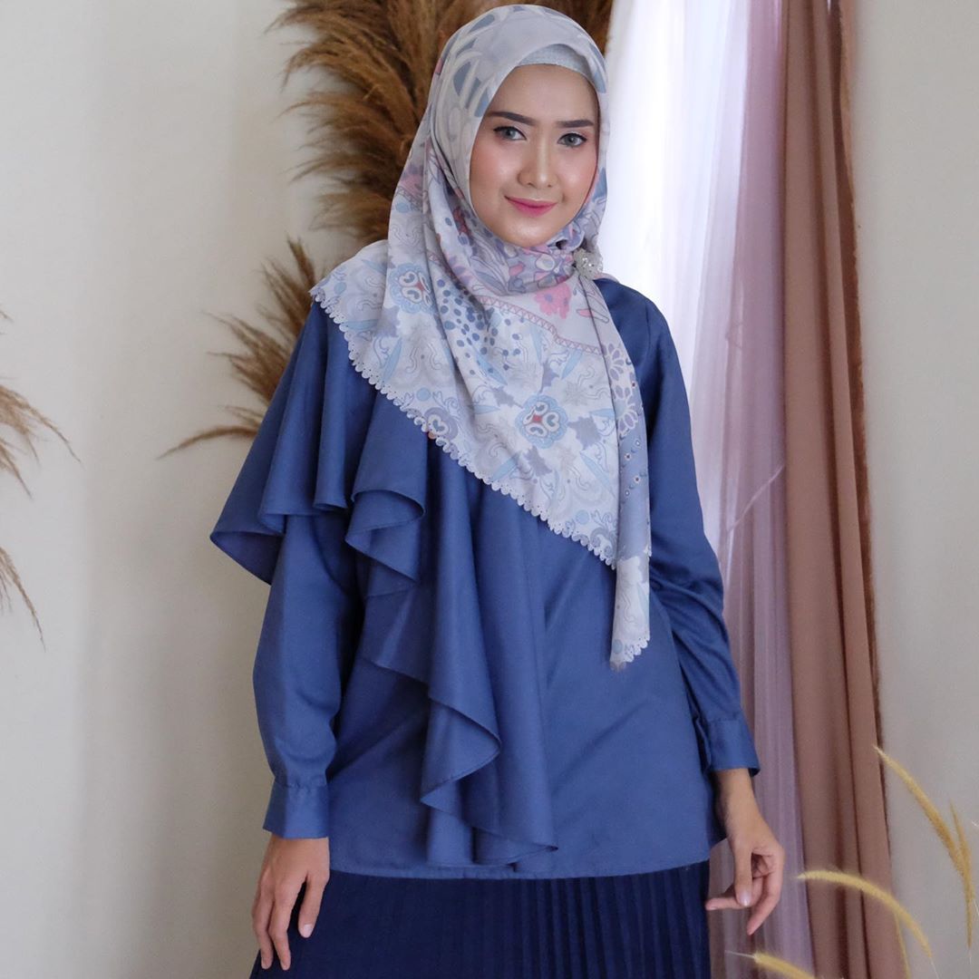 Rekomendasi blus dari @elhasbu