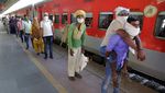 Ragam Cara Pekerja Migran India Mudik Saat Lockdown