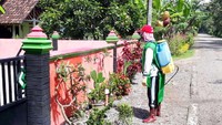 Program ini juga sedikitnya melindungi 18.500 petani di Jawa Tengah dari COVID-19 demi menjaga ketahanan pangan nasional dengan penyemprotan disinfektan dan penyediaan sarana cuci tangan. Foto: dok. BNPB