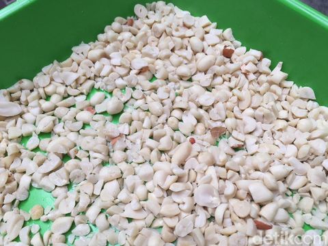 Cara Membuat Rempeyek Kacang Tanah