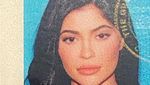 Foto di SIM Saja Cantik, Ini Gaya Kylie Jenner dengan Mobil Mewahnya