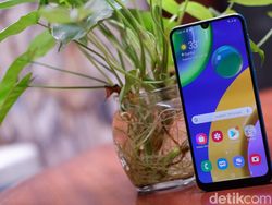 Unboxing Galaxy M21, Ponsel Baterai Jumbo Rp 3 Juta