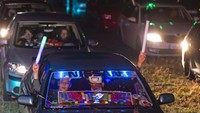 Disko mobil ini digelar di Altenburg, Jerman, Sabtu (16/5/2020) waktu setempat.