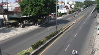 Sejak diterapkan pada pukul 00.00 WIB, setidaknya hampir 60 lebih kendaraan roda empat diminta putar balik. Tindakan itu dikarenakan, pengemudi bukan warga Malang Raya sesuai pemeriksaan pada Kartu Tanda Penduduk (KTP) yang dimiliki.