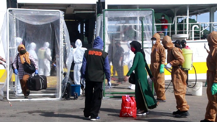 TKI dari Malaysia tiba di Pelabuhan Parepare, Sulsel.