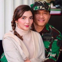 Pernah menikah dengan Krisdayanti dan dikaruniai dua orang anak, Aurel dan Azriel Hermansyah, Anang memutuskan untuk kembali menikahi artis lainnya usai bercerai dengan Krisdayanti. Anang lalu menikahi Ashanty dan keduanya kini telah hidup bahagia. Foto: Instagram
