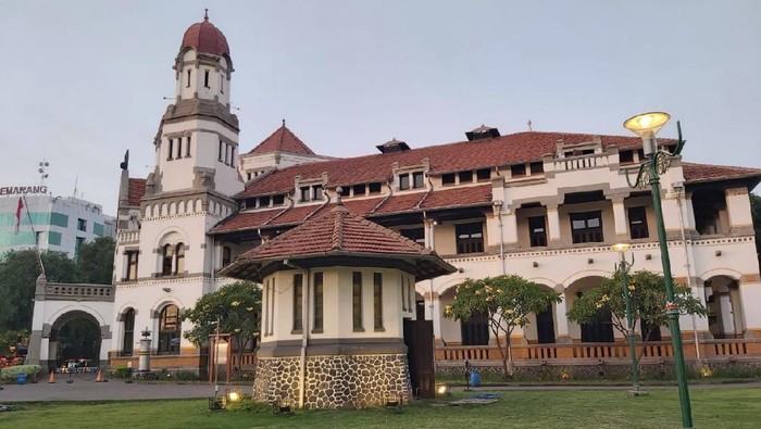 Virtual night tour Lawang Sewu