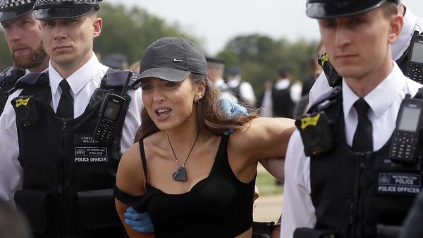 19 Pendemo Diamankan Polisi London Karena Langgar Social Distancing