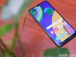 Unboxing Galaxy M21, Ponsel Baterai Jumbo Rp 3 Juta