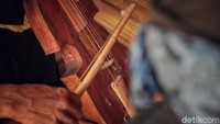 Mereka sangat terpaku pada sanksi sosial yang akan mereka dapatkan jika melanggar aturan. Seperti jika ada warga Baduy yang melanggar, mereka tidak hanya malu kepada diri mereka sendiri namun juga kepada seluruh warga Baduy. Jadi penasaran ingin berkunjung ke baduy nggak?