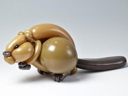 Dari Balon Seniman Ini Ciptakan Karya Super Keren