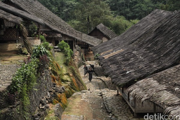 Saat wisatawan tidak bisa masuk karena pandemi COVID-19, masyarakat adat Baduy mengaku menikmati suasana ketika tidak ada orang luar yang masuk ke wilayah adat. Rafida Fauzia/detikcom Saat wisatawan tidak bisa masuk karena pandemi COVID-19, masyarakat adat Baduy mengaku menikmati suasana ketika tidak ada orang luar yang masuk ke wilayah adat. Rafida Fauzia/detikcom