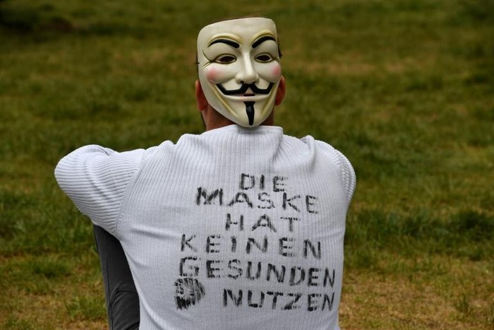 Pendemo di Jerman menolak pemakaian masker yang dianggap percuma (AFP)